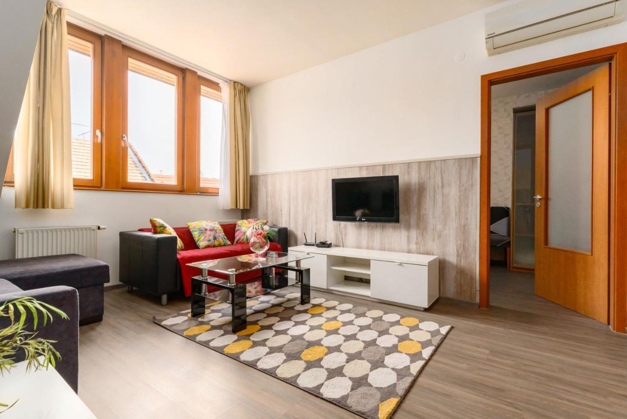 Lovag Charming Apartment In The Center-Ac Boedapest Buitenkant foto